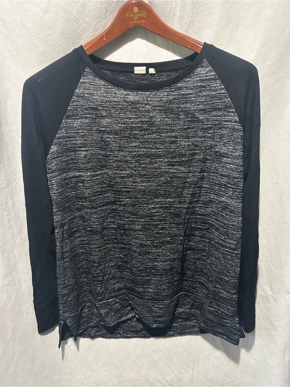 GAP Heathered Raglan Long Sleeve Top Gray Black Size M Womens